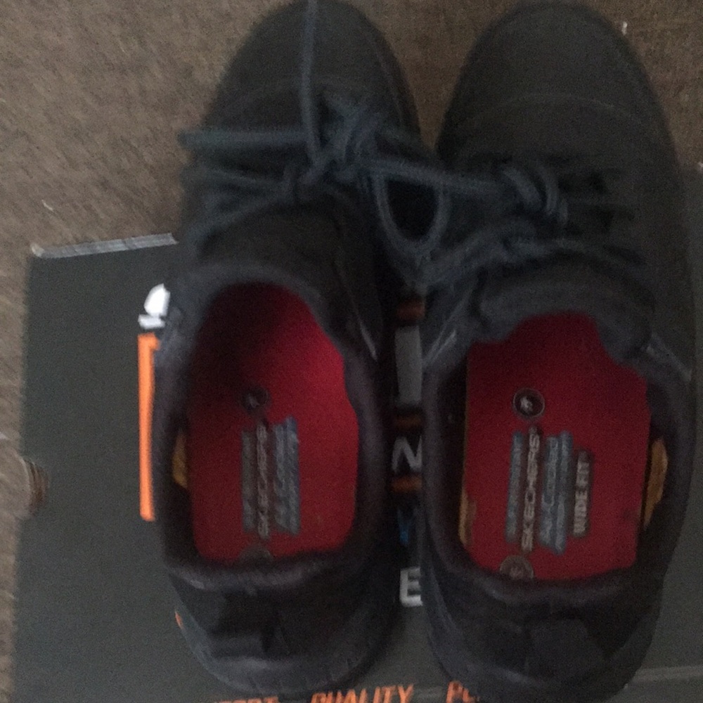 Skechers Work Footwear with Memory Foam - Picture 12 of 12
